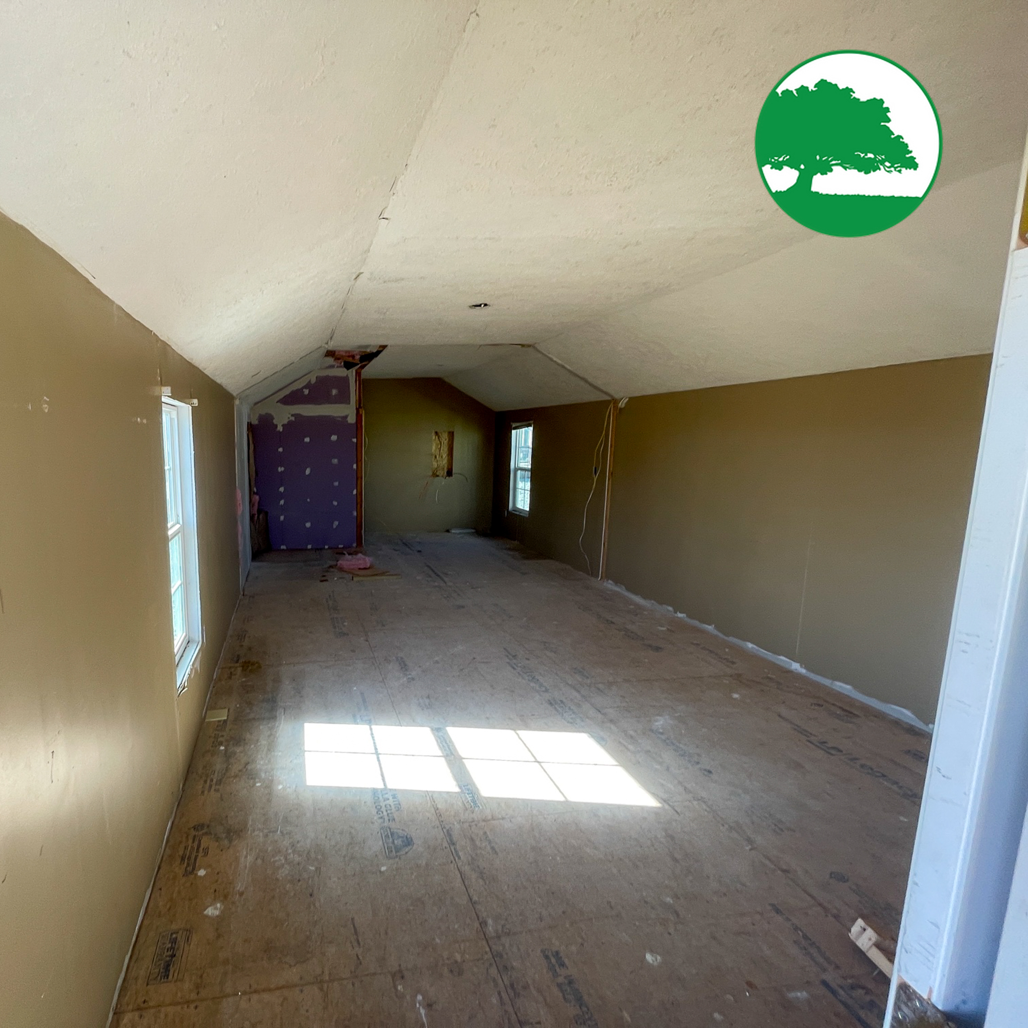 PRE-OWNED 14' x 40' Painted "Deluxe Cabin" - Image 6