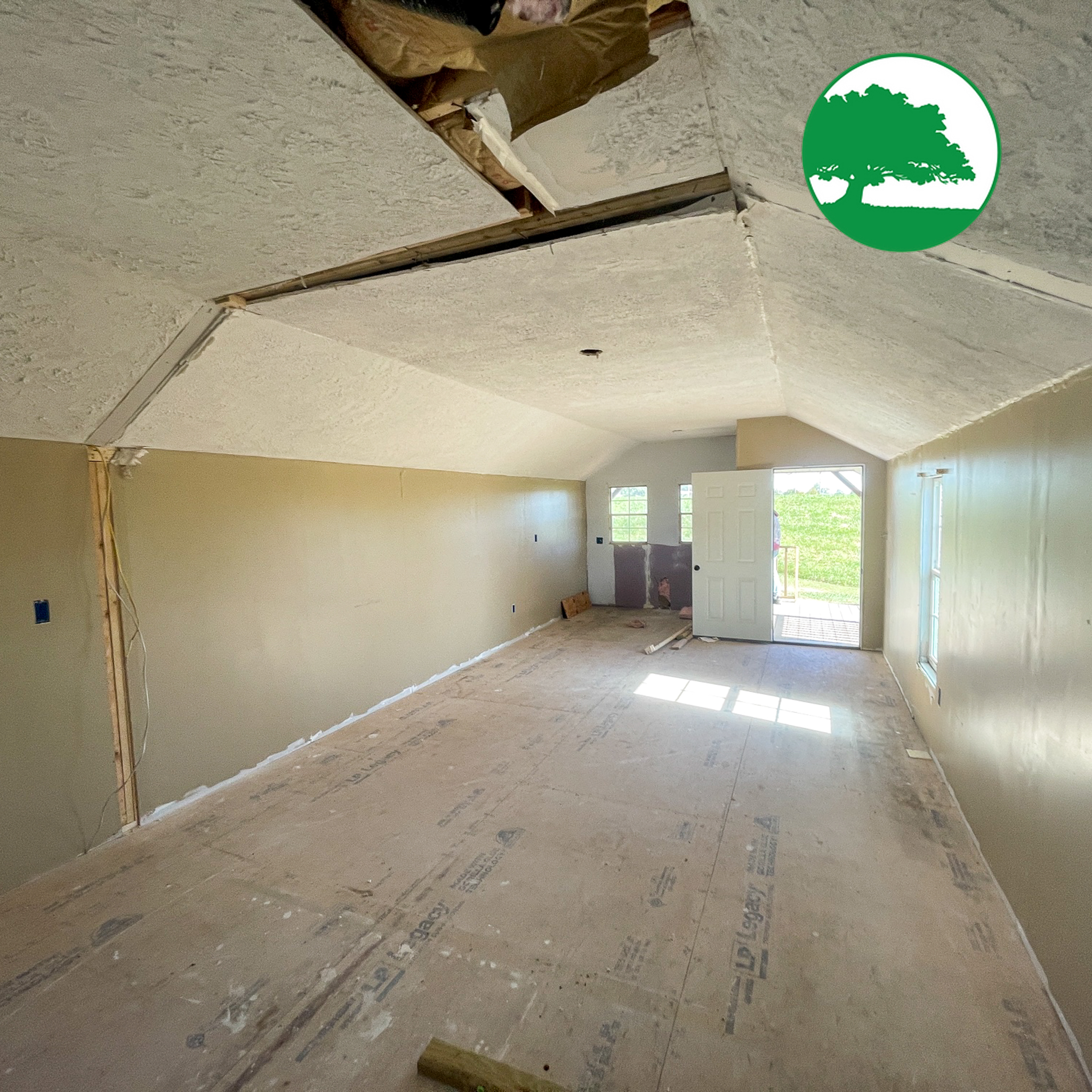 PRE-OWNED 14' x 40' Painted "Deluxe Cabin" - Image 7